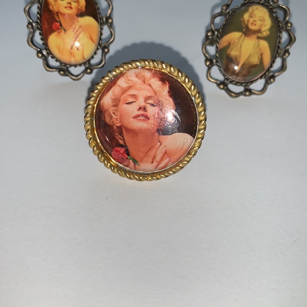 Retro Marilyn Monroe rings - Picture 2 of 6